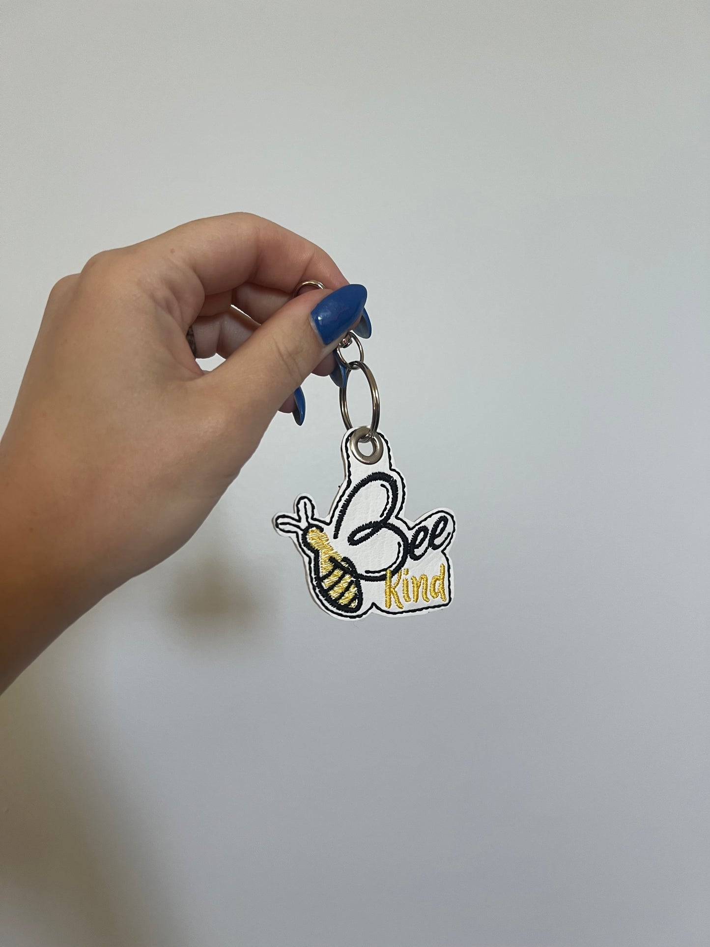 Bee kind Keychain